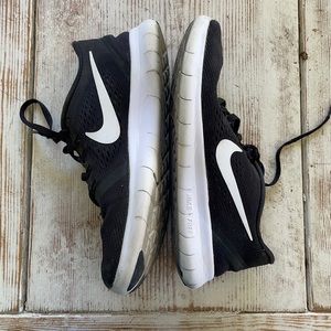 Nike free run black shoes